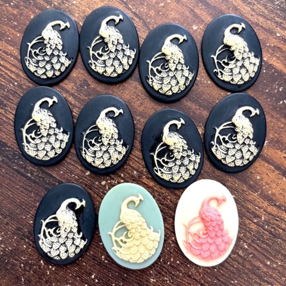 10 Various Peacock Hard Resin Cameos, Approx 3cm x 4cm